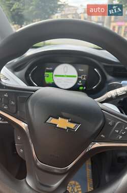 Хэтчбек Chevrolet Bolt EV 2016 в 
