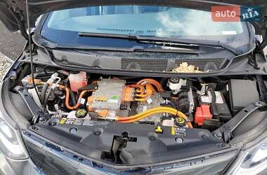 Хэтчбек Chevrolet Bolt EV 2019 в 