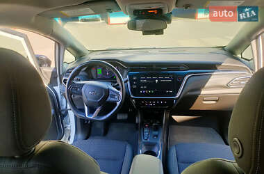 Хэтчбек Chevrolet Bolt EV 2022 в 