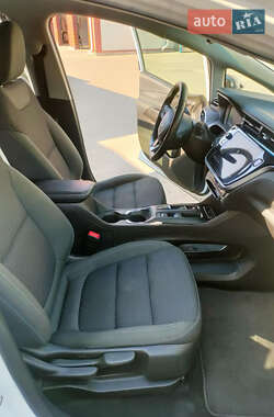 Хэтчбек Chevrolet Bolt EV 2022 в 