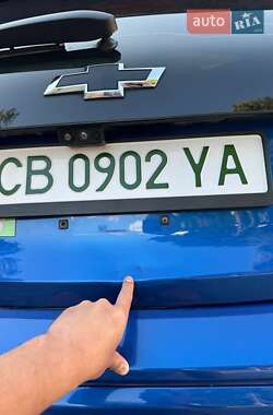 Хэтчбек Chevrolet Bolt EV 2018 в 