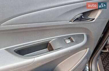 Хэтчбек Chevrolet Bolt EV 2017 в 