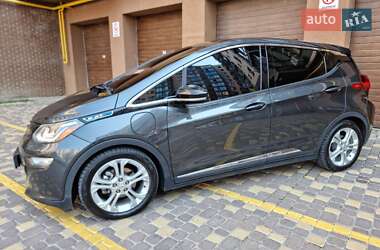Хэтчбек Chevrolet Bolt EV 2017 в 