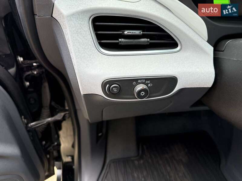 Хэтчбек Chevrolet Bolt EV 2019 в Львове