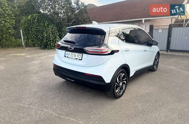 Хэтчбек Chevrolet Bolt EV 2023 в 