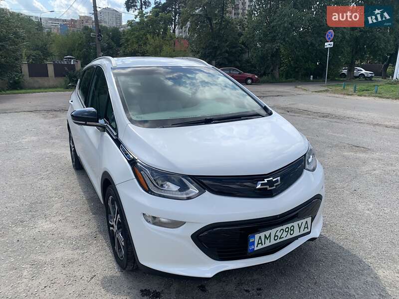 Хэтчбек Chevrolet Bolt EV 2020 в 