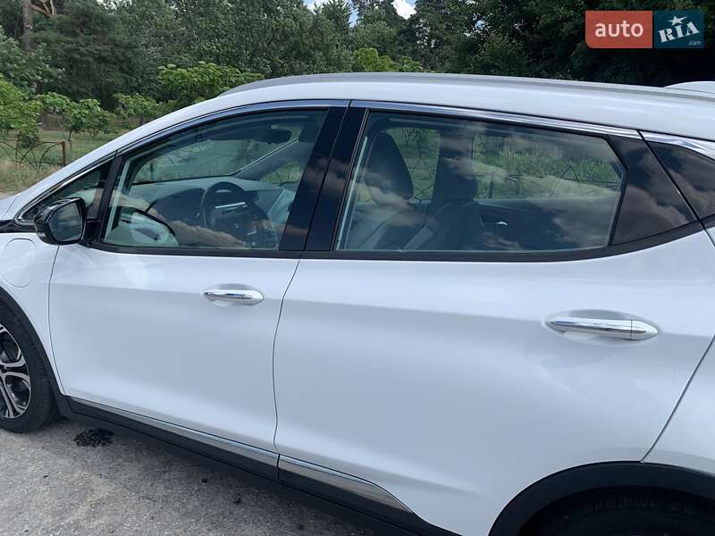 Хэтчбек Chevrolet Bolt EV 2020 в Киеве фото 12 Хэтчбек Chevrolet Bolt EV 2020 в Киеве