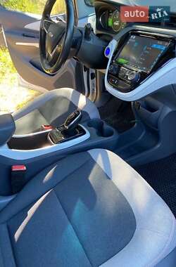 Хэтчбек Chevrolet Bolt EV 2019 в 