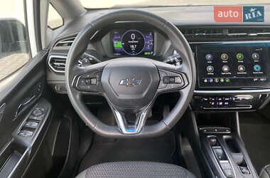 Хэтчбек Chevrolet Bolt EV 2022 в 