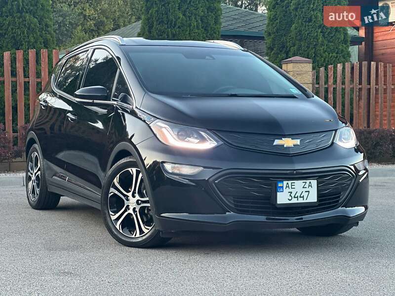 Хэтчбек Chevrolet Bolt EV 2020 в 