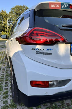 Хэтчбек Chevrolet Bolt EV 2017 в 