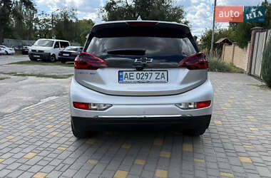 Хэтчбек Chevrolet Bolt EV 2017 в 
