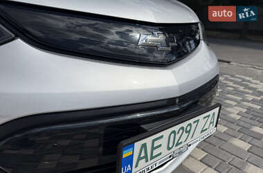 Хэтчбек Chevrolet Bolt EV 2017 в 