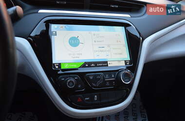 Хэтчбек Chevrolet Bolt EV 2017 в 