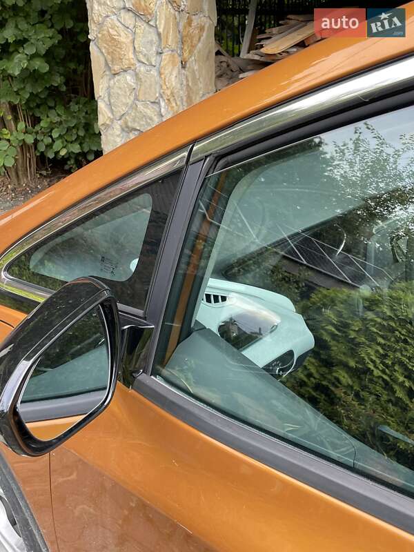 Хэтчбек Chevrolet Bolt EV 2017 в Львове фото 8 Хэтчбек Chevrolet Bolt EV 2017 в Львове