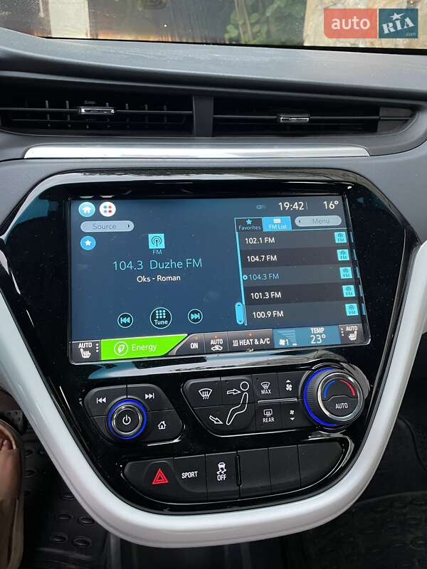 Хэтчбек Chevrolet Bolt EV 2017 в Львове фото 12 Хэтчбек Chevrolet Bolt EV 2017 в Львове