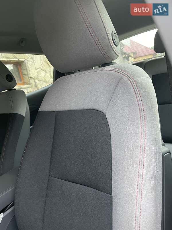 Хэтчбек Chevrolet Bolt EV 2017 в Львове фото 19 Хэтчбек Chevrolet Bolt EV 2017 в Львове