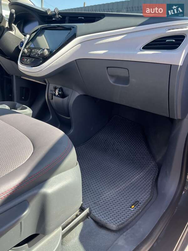 Хэтчбек Chevrolet Bolt EV 2017 в Киеве