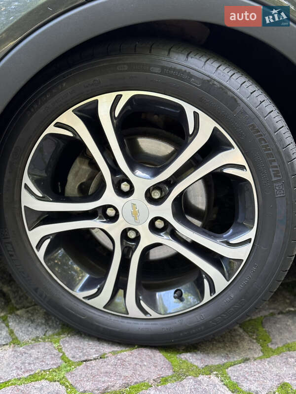 Хэтчбек Chevrolet Bolt EV 2016 в Кропивницком