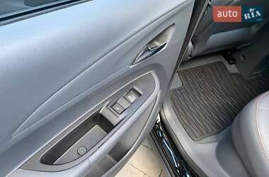 Хэтчбек Chevrolet Bolt EV 2019 в 