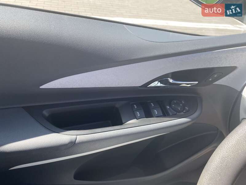 Хэтчбек Chevrolet Bolt EV 2018 в Измаиле фото 11 Хэтчбек Chevrolet Bolt EV 2018 в Измаиле