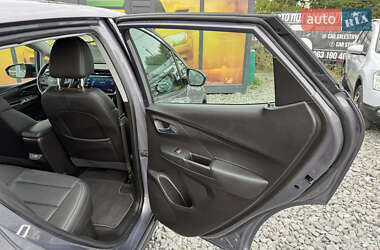 Хэтчбек Chevrolet Bolt EV 2021 в 