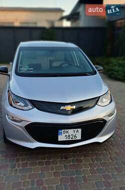 Хэтчбек Chevrolet Bolt EV 2017 в 