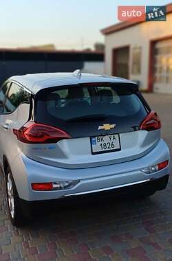 Хэтчбек Chevrolet Bolt EV 2017 в 