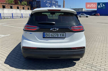 Хэтчбек Chevrolet Bolt EV 2022 в 