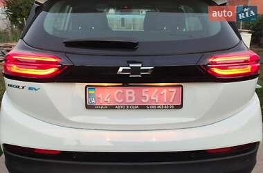 Хэтчбек Chevrolet Bolt EV 2023 в 