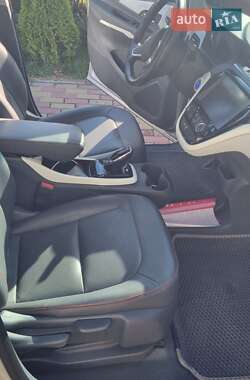Хэтчбек Chevrolet Bolt EV 2019 в 