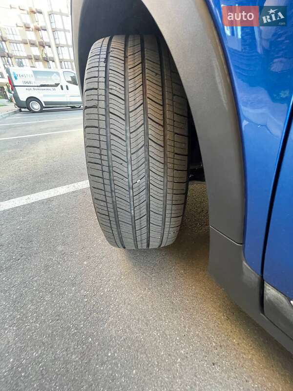 Хэтчбек Chevrolet Bolt EV 2020 в Киеве