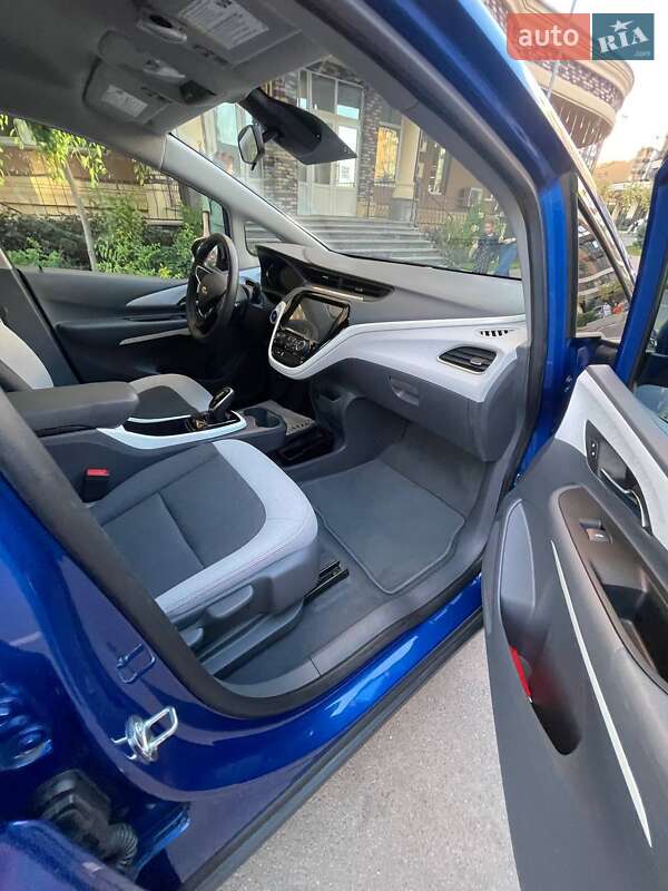 Хэтчбек Chevrolet Bolt EV 2020 в Киеве
