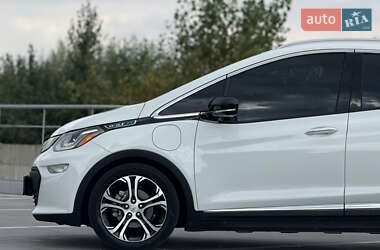Хэтчбек Chevrolet Bolt EV 2018 в 