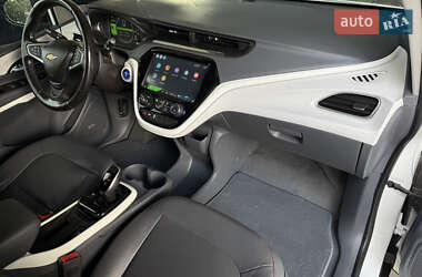 Хэтчбек Chevrolet Bolt EV 2018 в 