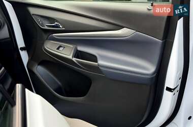 Хетчбек Chevrolet Bolt EV 2021 в 