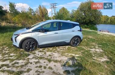 Хэтчбек Chevrolet Bolt EV 2023 в 
