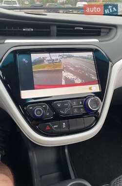 Хэтчбек Chevrolet Bolt EV 2017 в 