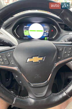 Хэтчбек Chevrolet Bolt EV 2017 в 