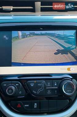 Хэтчбек Chevrolet Bolt EV 2019 в 