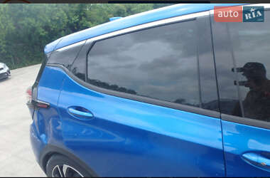 Хэтчбек Chevrolet Bolt EV 2021 в 
