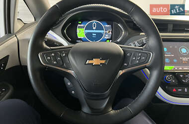 Хэтчбек Chevrolet Bolt EV 2017 в 