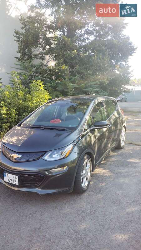 Хэтчбек Chevrolet Bolt EV 2020 в 