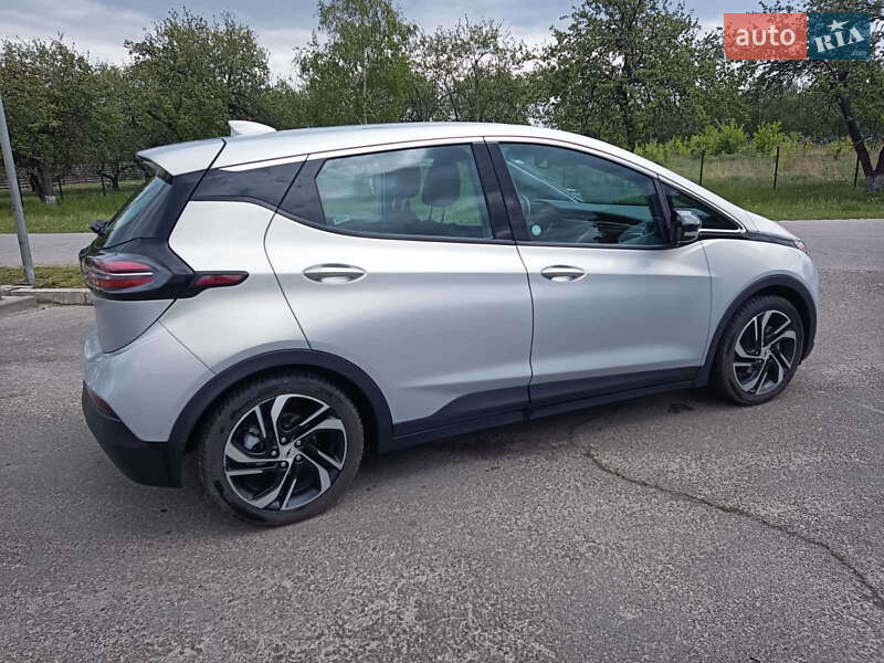 Хэтчбек Chevrolet Bolt EV 2023 в Киеве