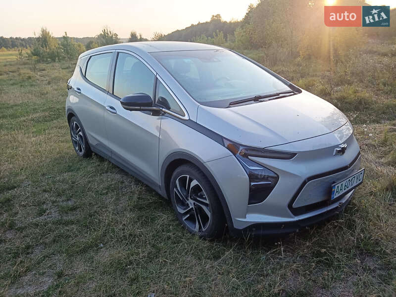 Хэтчбек Chevrolet Bolt EV 2023 в Киеве