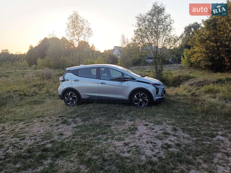 Хэтчбек Chevrolet Bolt EV 2023 в Киеве