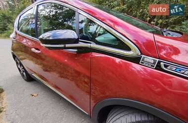 Хэтчбек Chevrolet Bolt EV 2017 в 