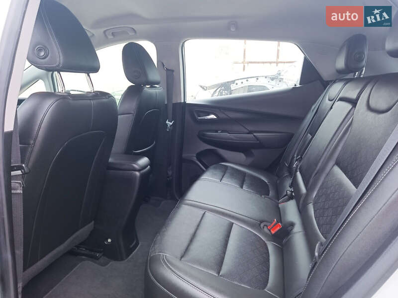 Хэтчбек Chevrolet Bolt EV 2023 в Киеве