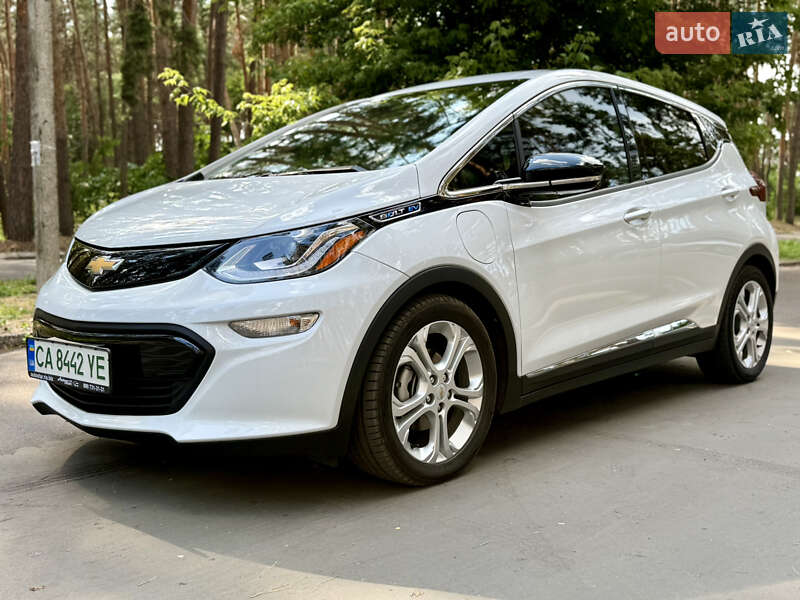 Хэтчбек Chevrolet Bolt EV 2021 в 
