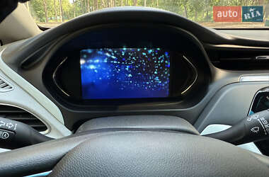 Хэтчбек Chevrolet Bolt EV 2021 в 